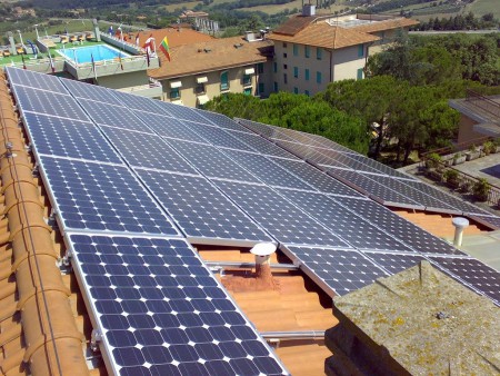 TOSCANA - Impianto FV da 9,5 kW su copertura di edificio uso ospitalità alberghiera